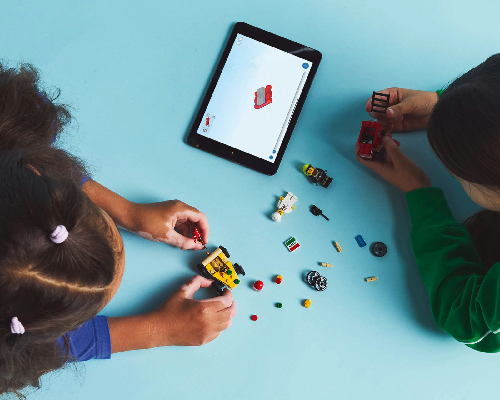 Foto 4 | Foto 4 | LEGO City: Pack de Coches de Carreras Pizza vs Camión de Bomberos