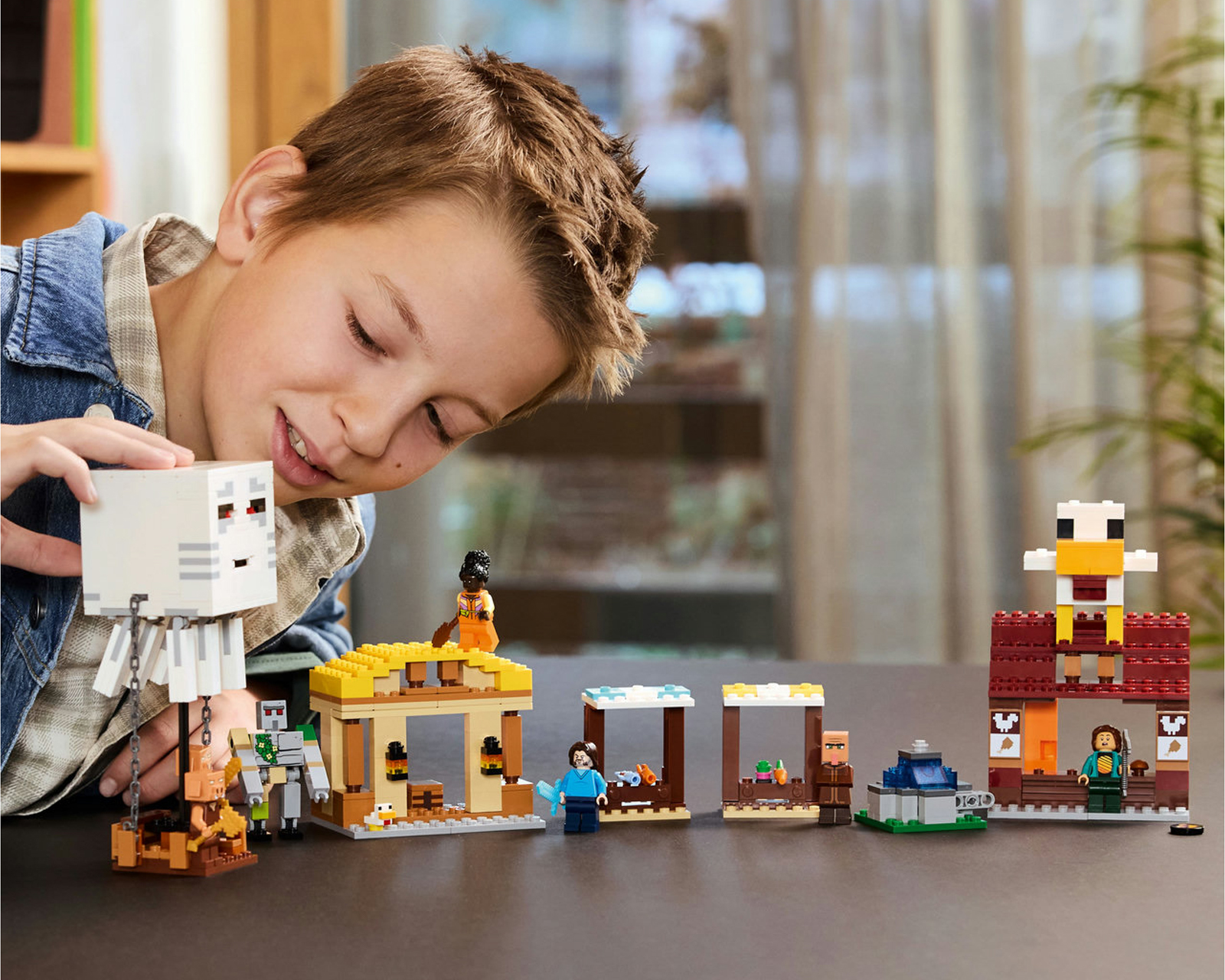 Foto 6 pulgar | Foto 5 | LEGO Minecraft El Ataque a la Aldea del Globo de Ghast