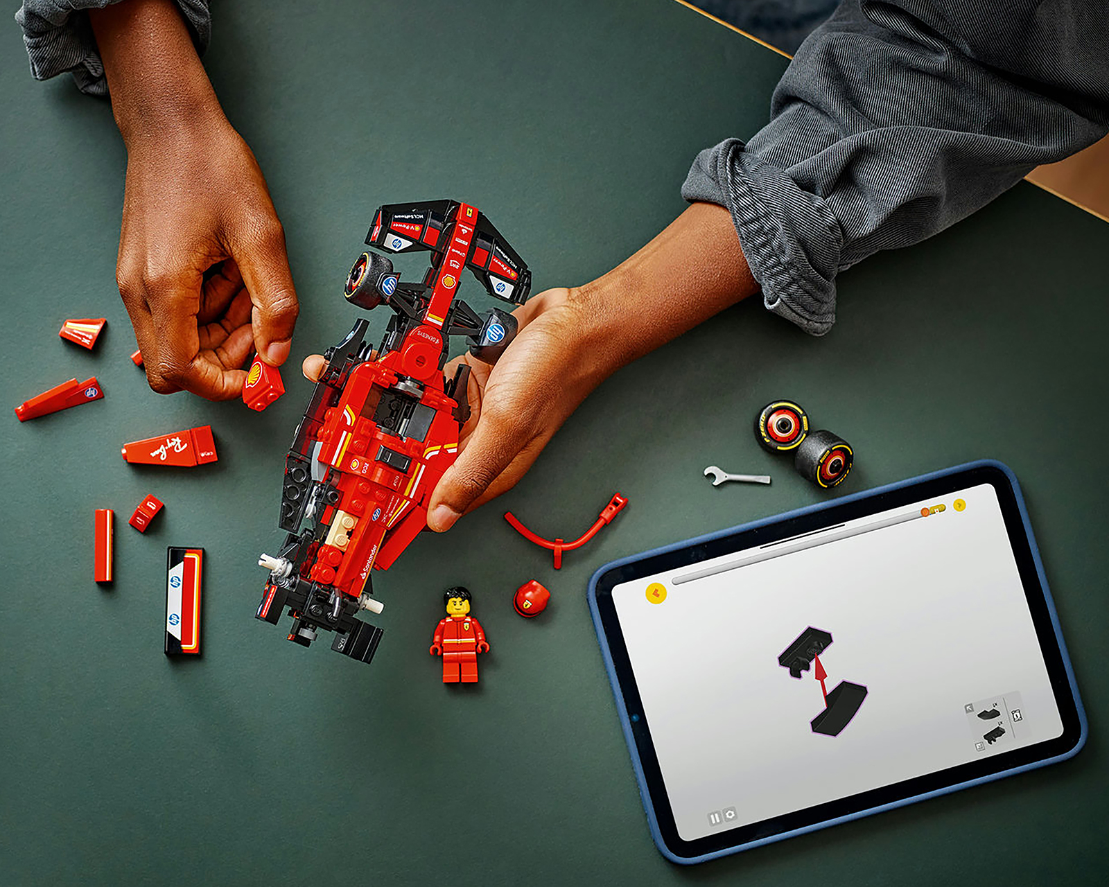 Foto 5 pulgar | Foto 4 | LEGO Speed Champions: Coche de Carreras Ferrari SF-24 F1