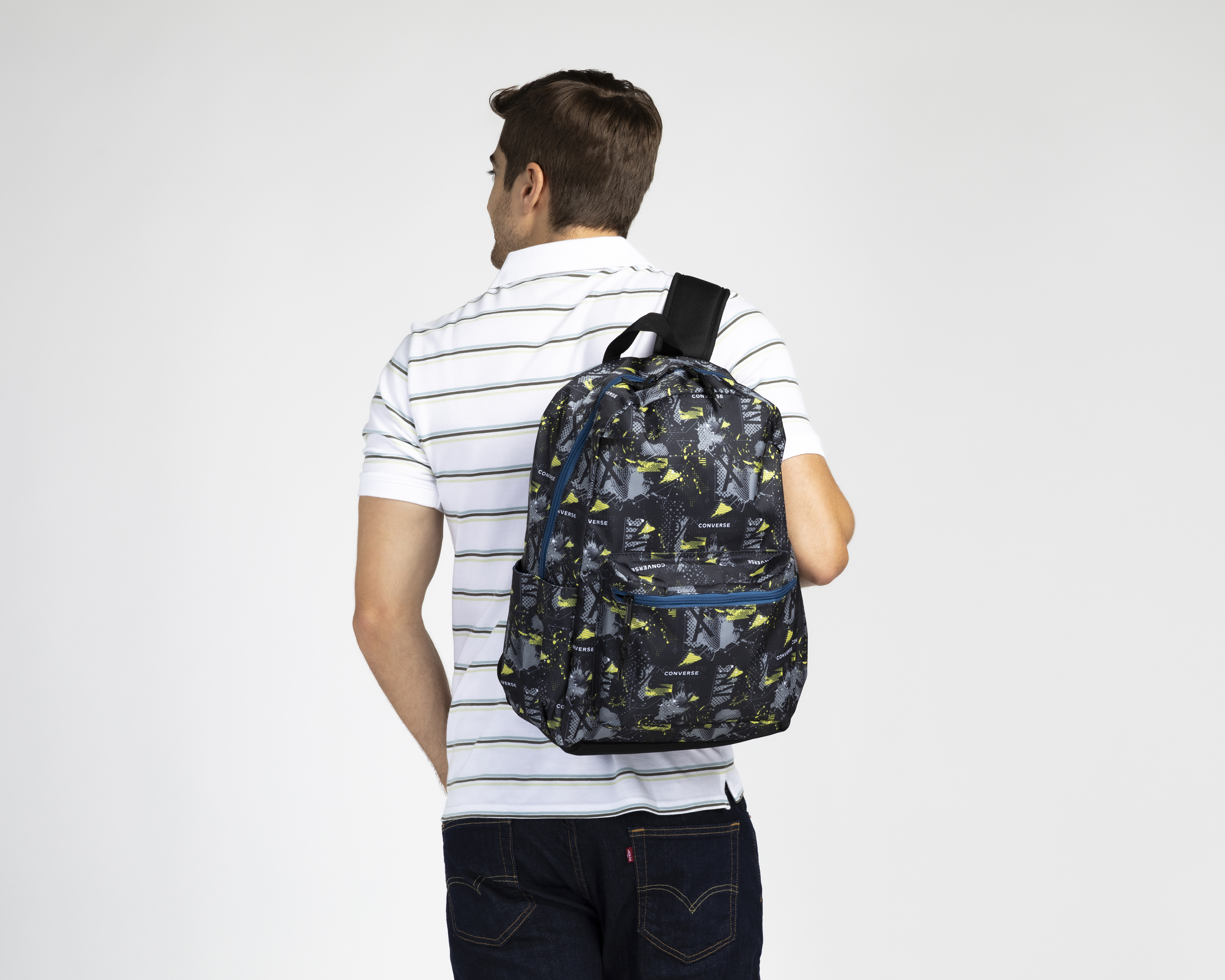 Foto 9 pulgar | Foto 8 | Mochila Converse Negra