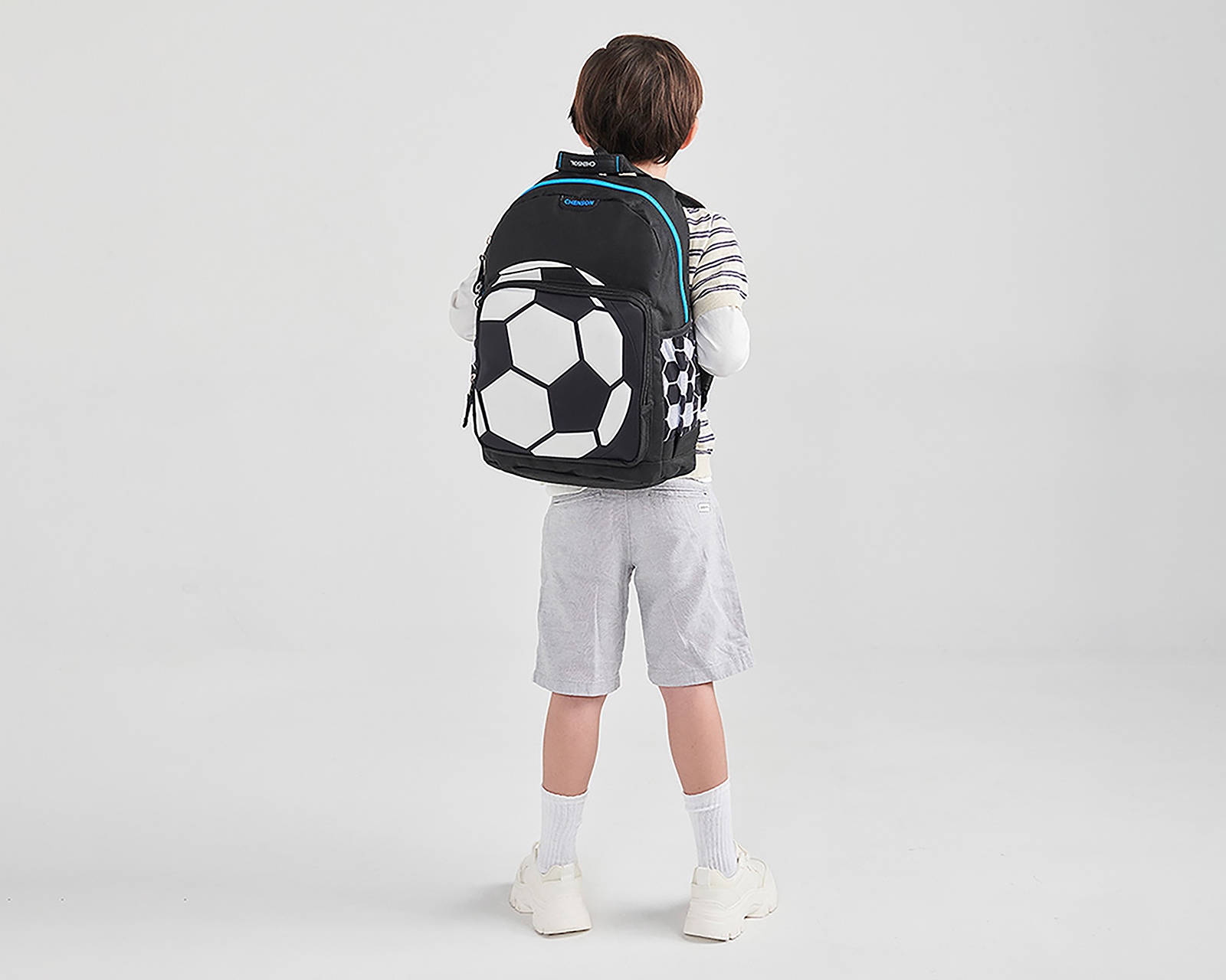 Foto 10 pulgar | Foto 9 | Mochila Chenson Negra