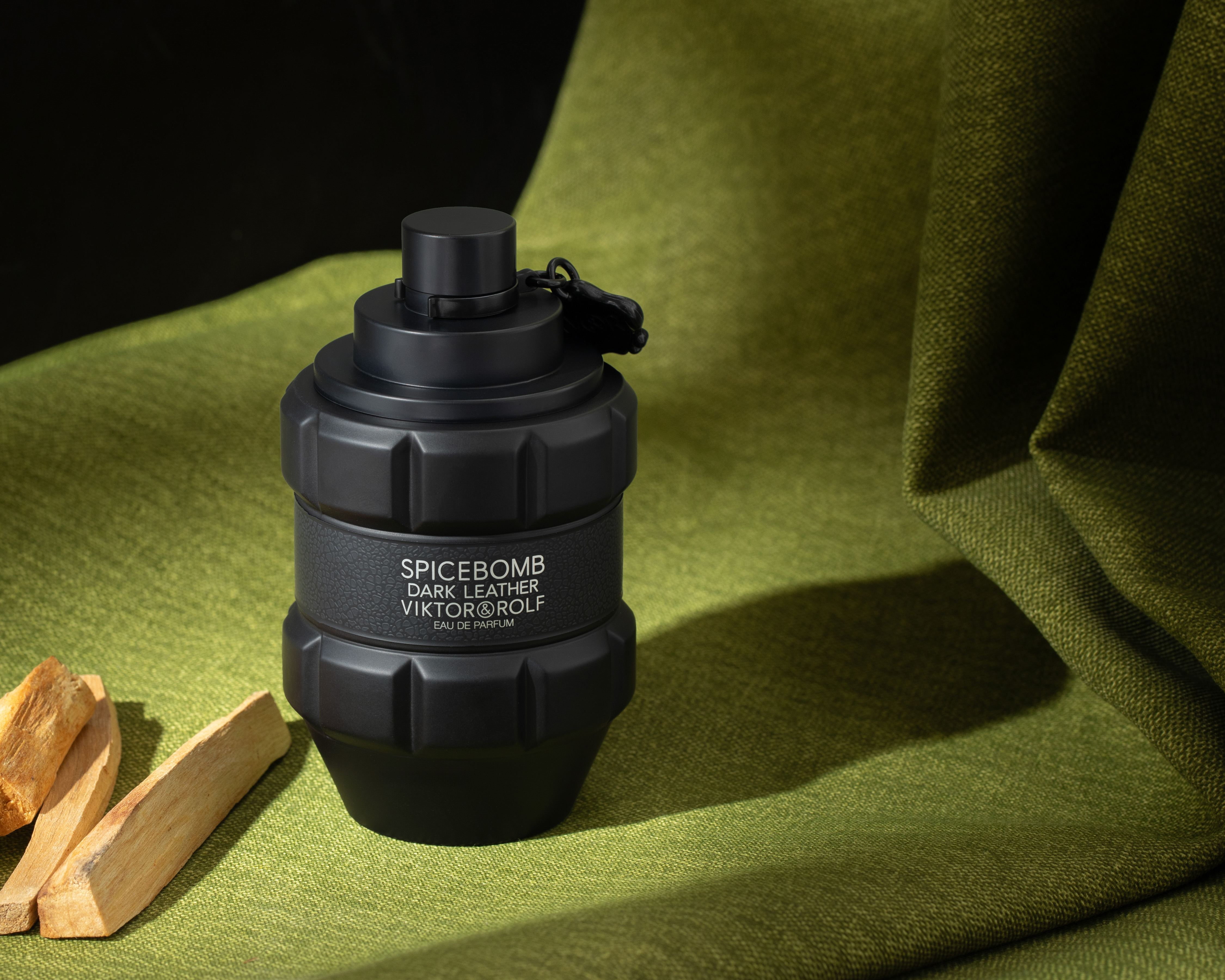 Foto 4 | Foto 4 | Perfume Viktor & Rolf Spice Bomb Dark Leather Eau de Parfum 150 ml