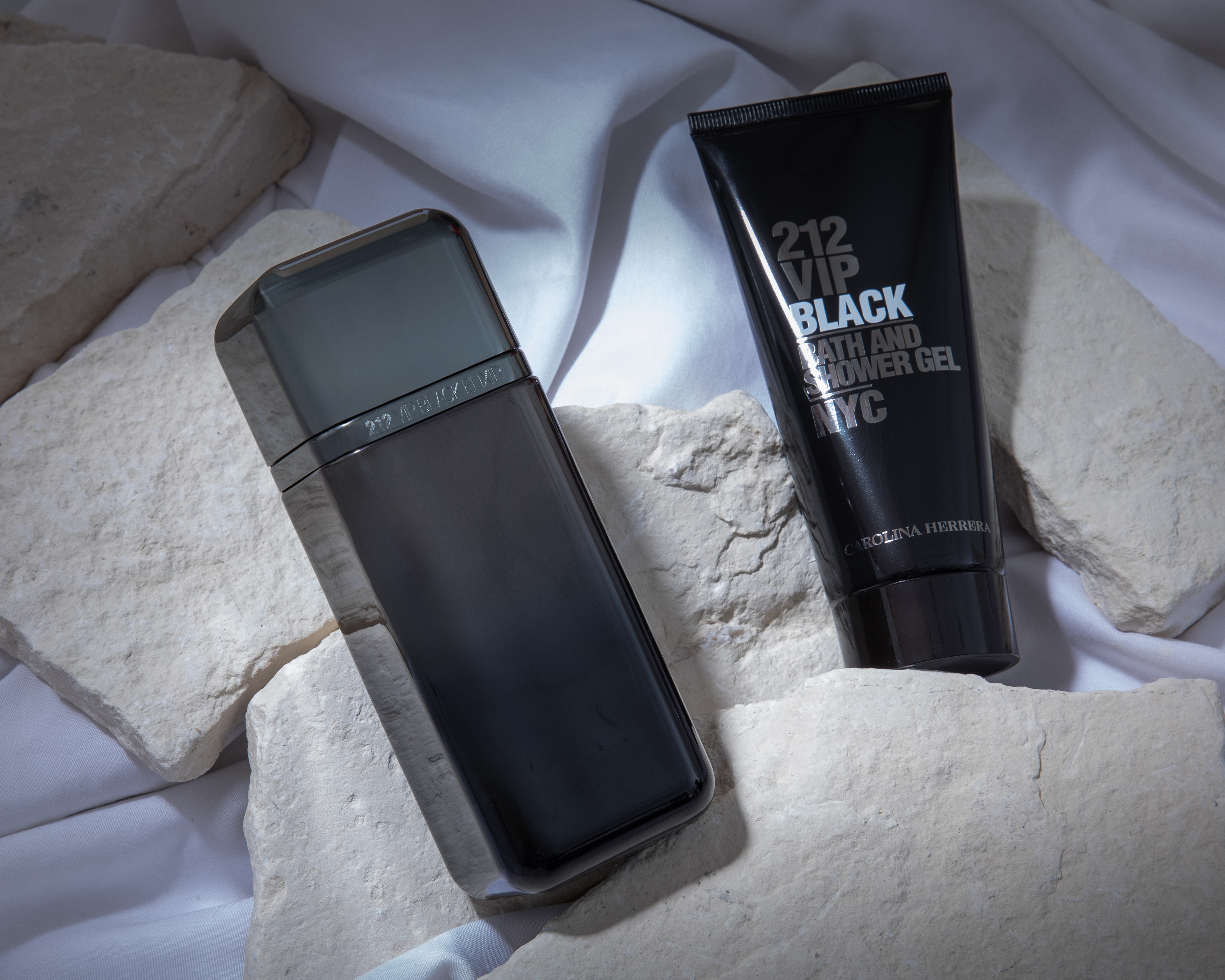 Foto 6 pulgar | Foto 5 | Estuche para Hombre Carolina Herrera 212 VIP Black Elixir 2 Piezas