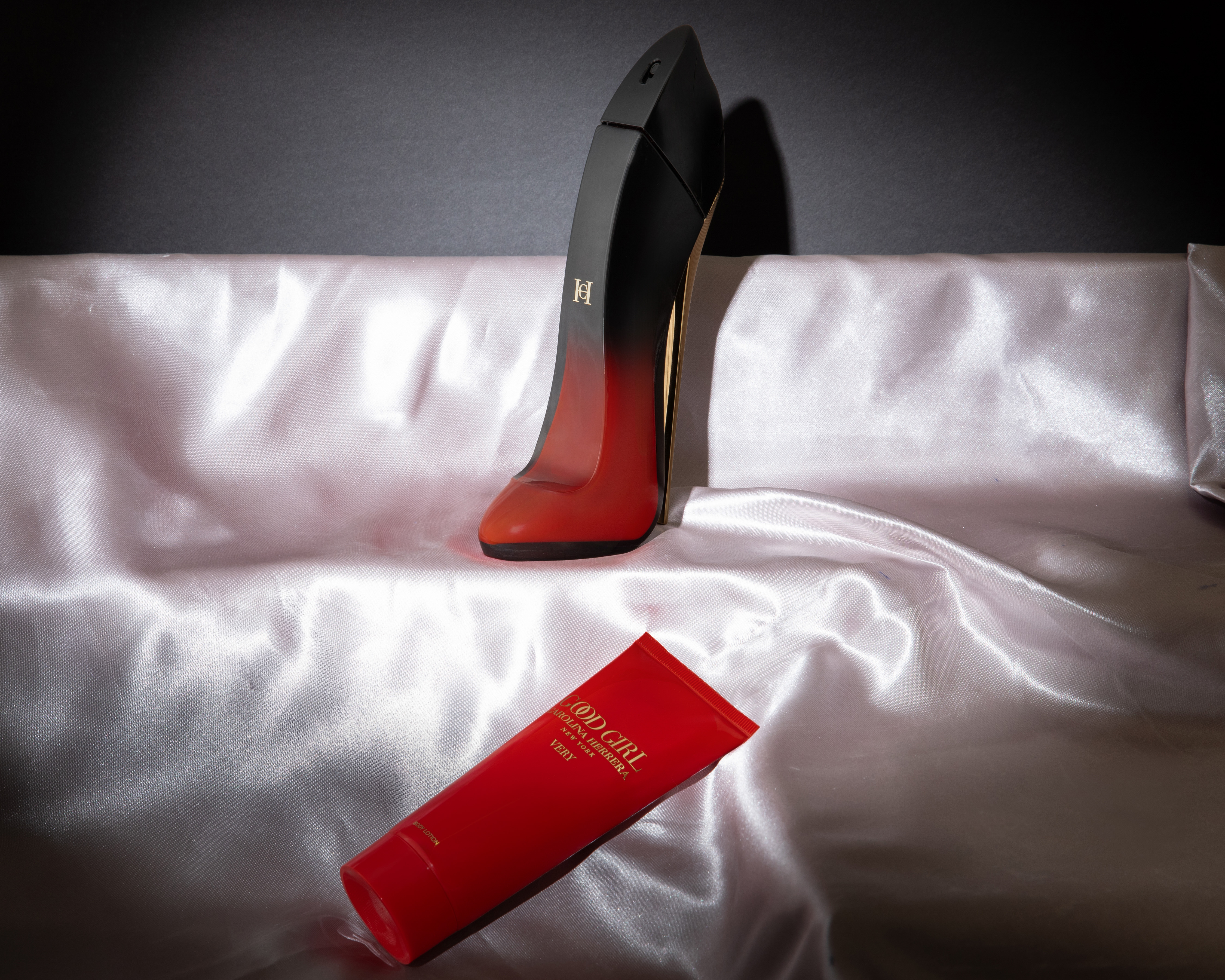 Foto 5 | Foto 5 | Perfume Carolina Herrera Very Good Girl Elixir Eau de Parfum 2 Piezas