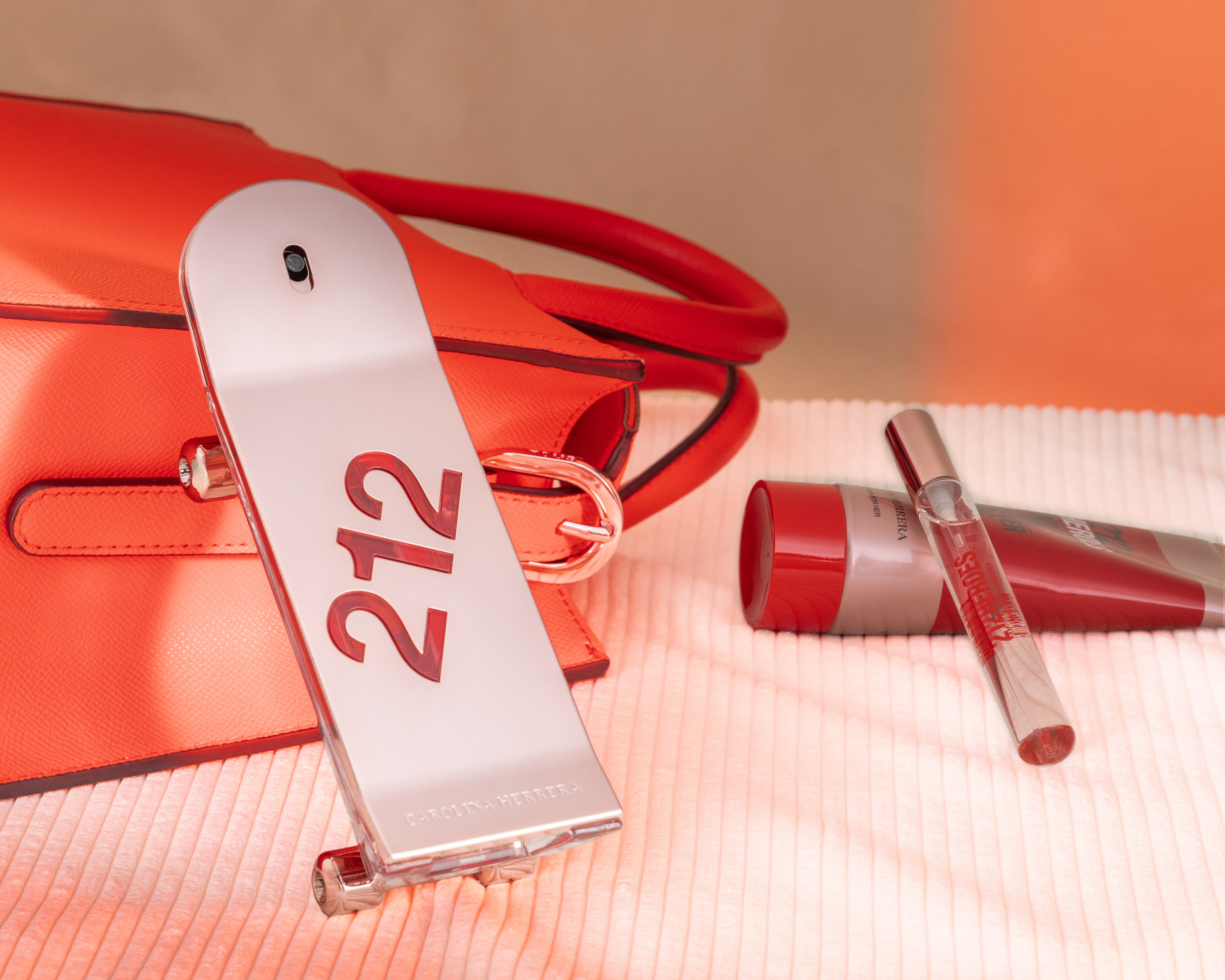 Foto 5 | Foto 5 | Perfume Carolina Herrera 212 Heroes Forever Young Eau de Parfum 3 Piezas