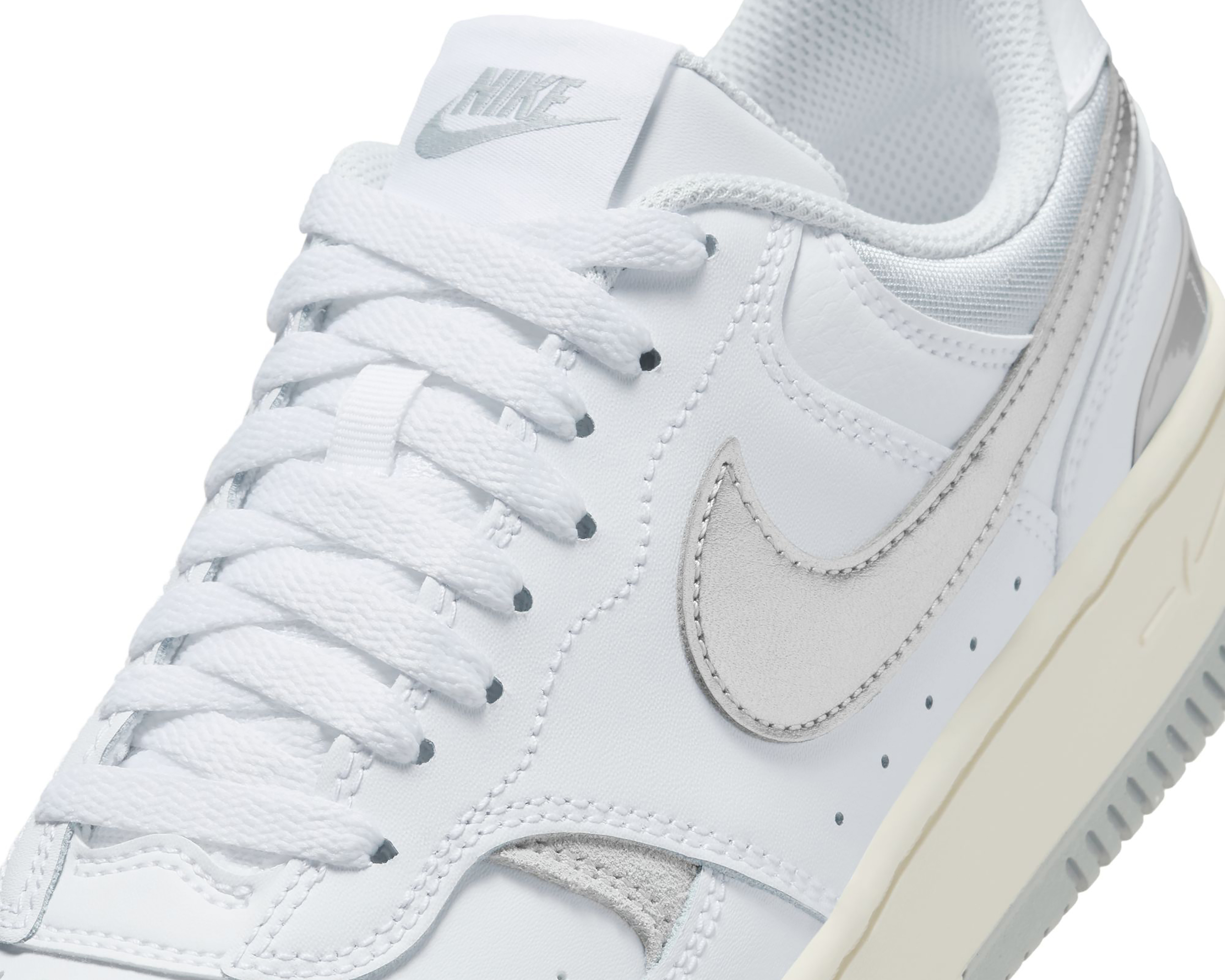 Foto 7 pulgar | Foto 6 | Tenis Nike Gamma Force para Mujer