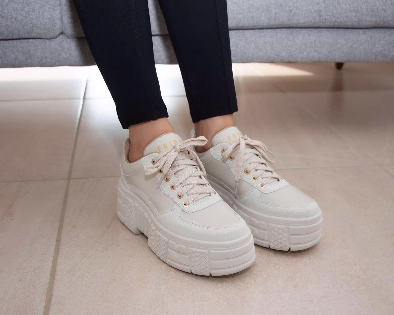 Foto 8 pulgar | Foto 7 | Tenis Casuales Frida Kollection para Mujer