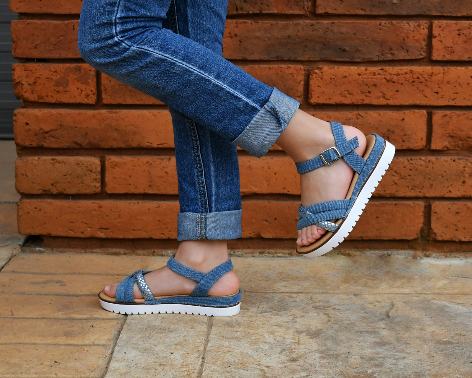 Foto 8 pulgar | Foto 7 | Sandalias Girls Attitude para Niña