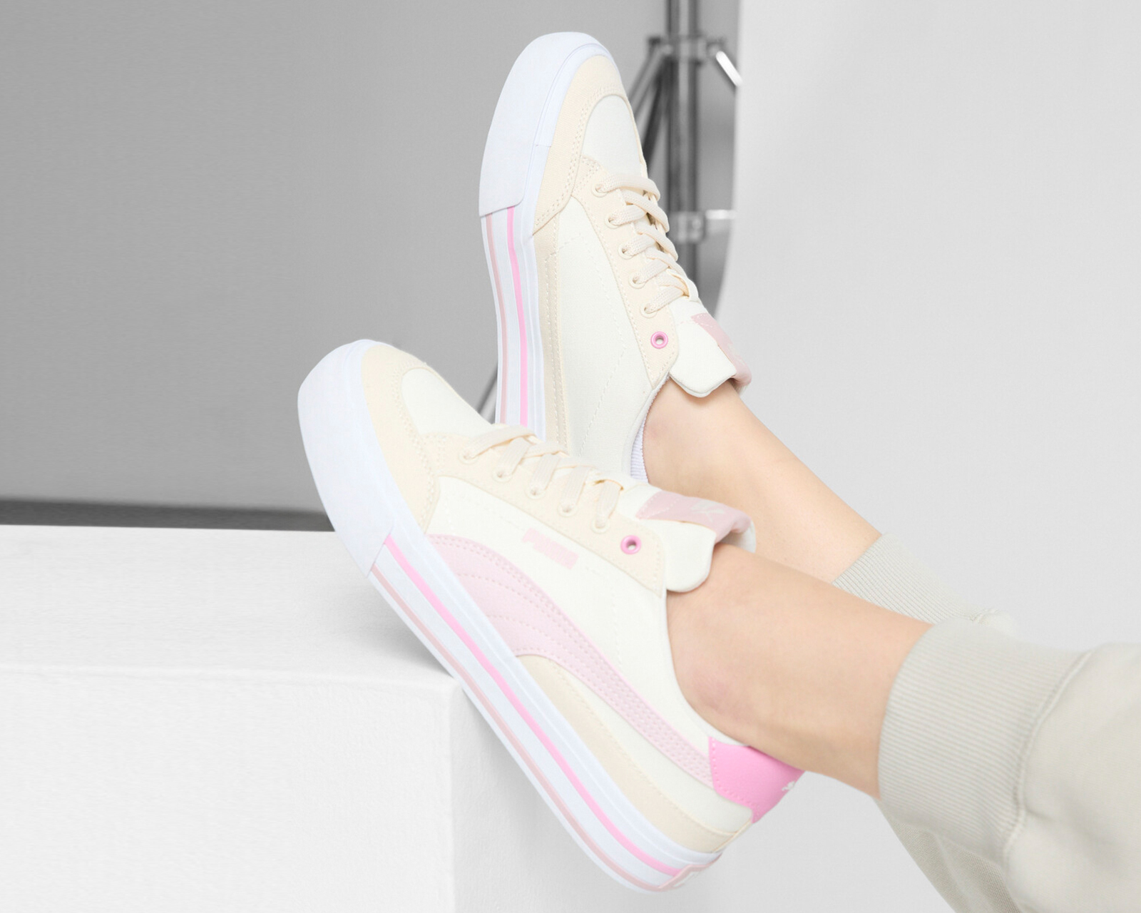 Foto 8 pulgar | Foto 7 | Tenis Puma Court Classic Vulc para Mujer