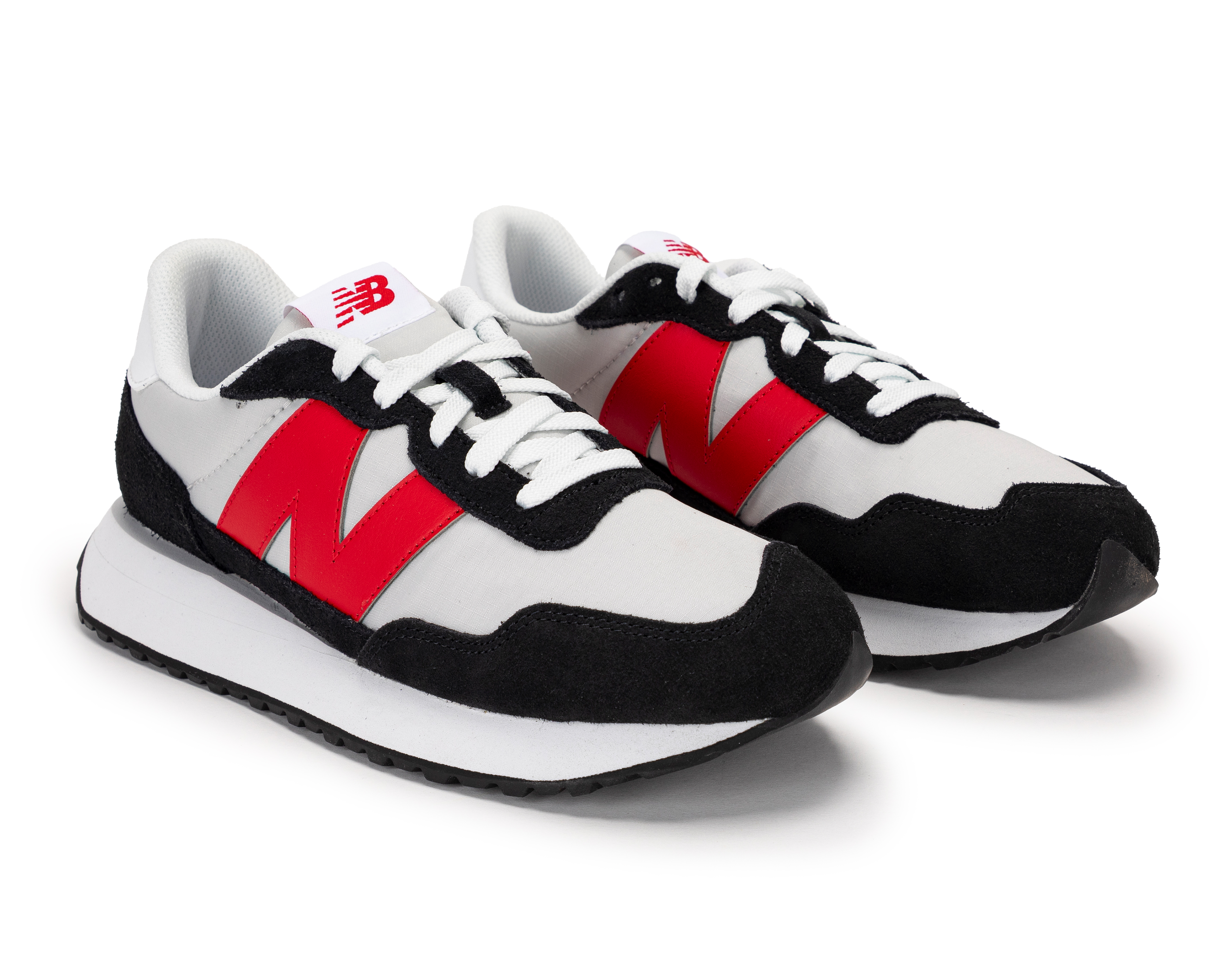 Foto 2 pulgar | Foto 1 | Tenis Casuales New Balance de Piel para Hombre