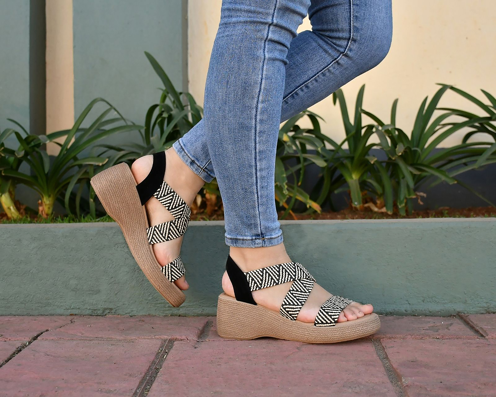 Foto 8 pulgar | Foto 7 | Sandalias Casuales Sahara para Mujer