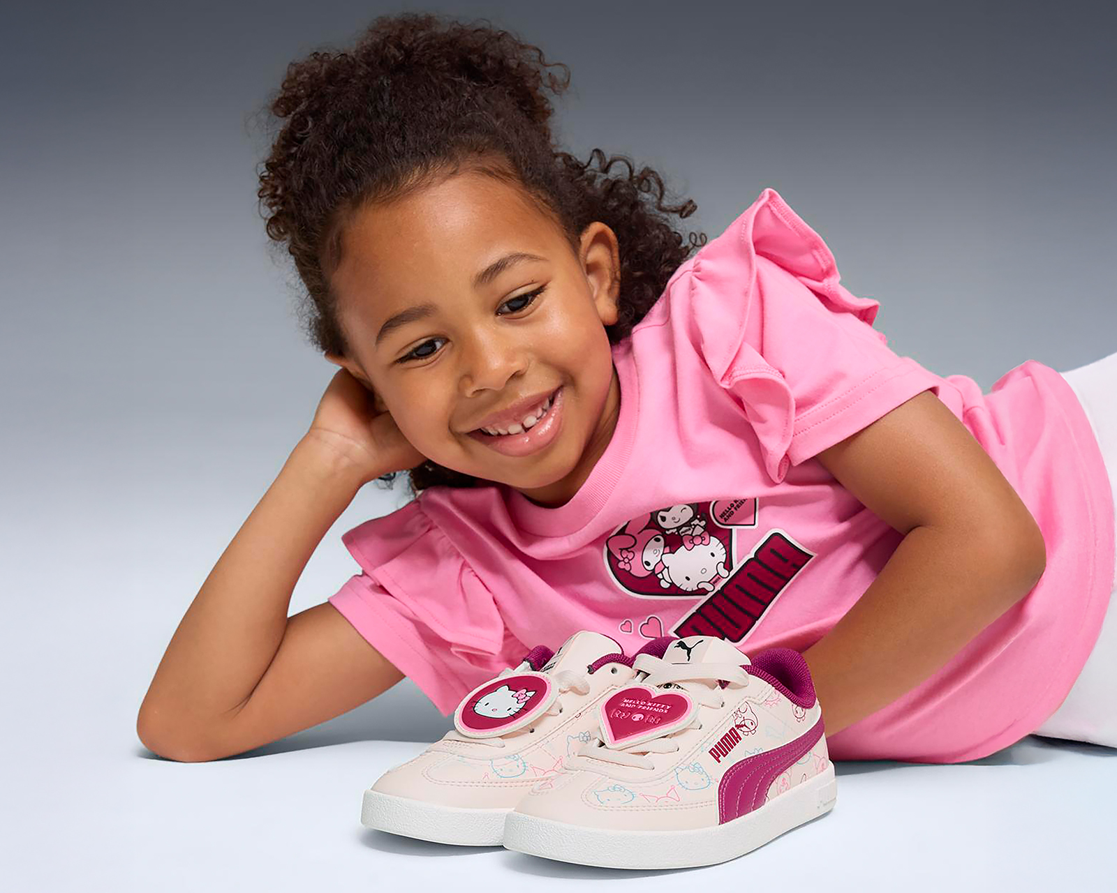 Foto 8 | Foto 8 | Tenis Puma Club II Era Hello Kitty & Friends para Niña