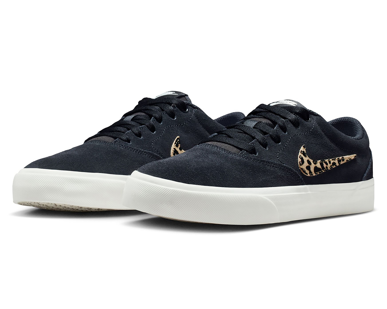 Tenis Nike Charge Suede SE para Mujer