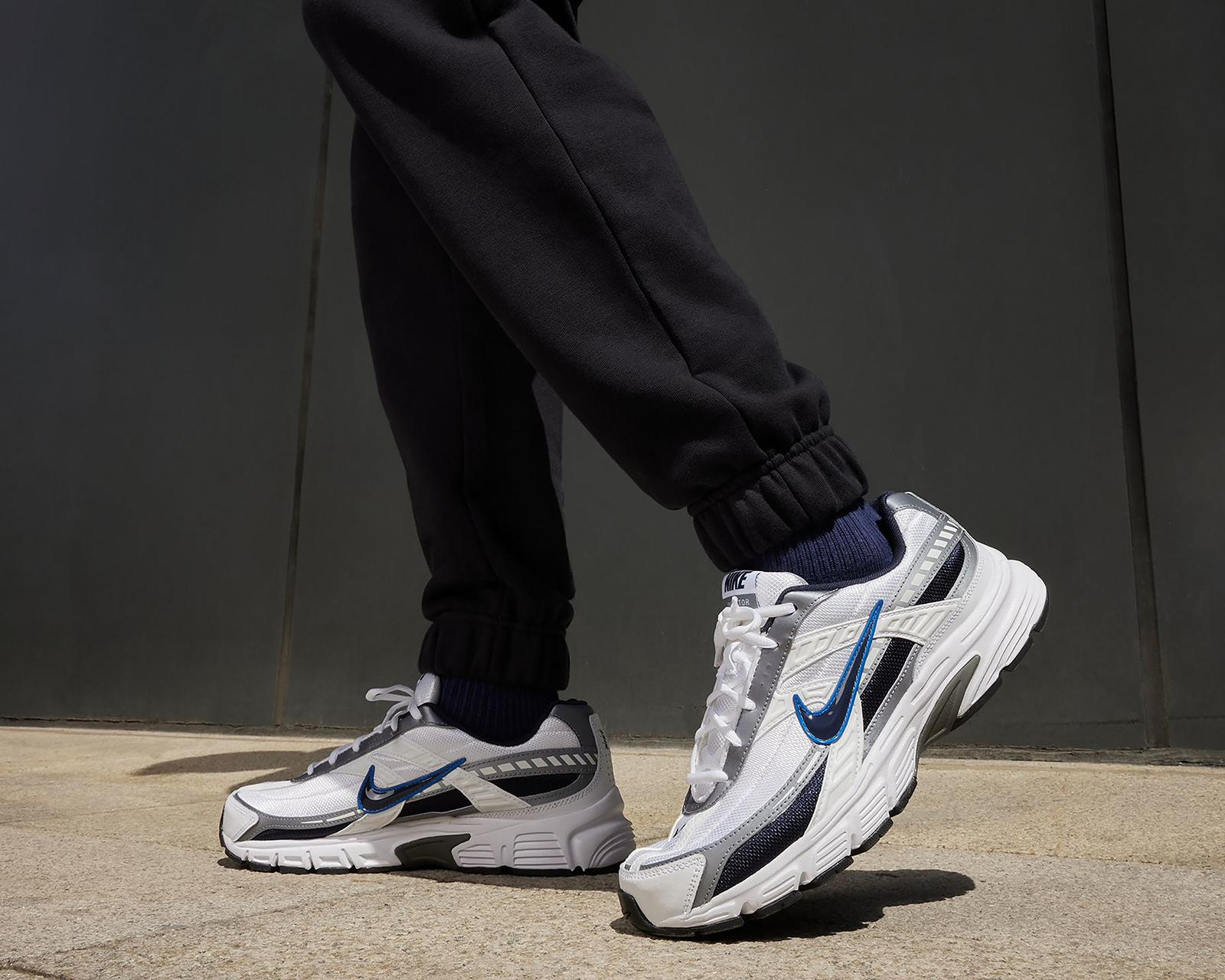 Foto 8 pulgar | Foto 7 | Tenis Nike Initiator para Hombre