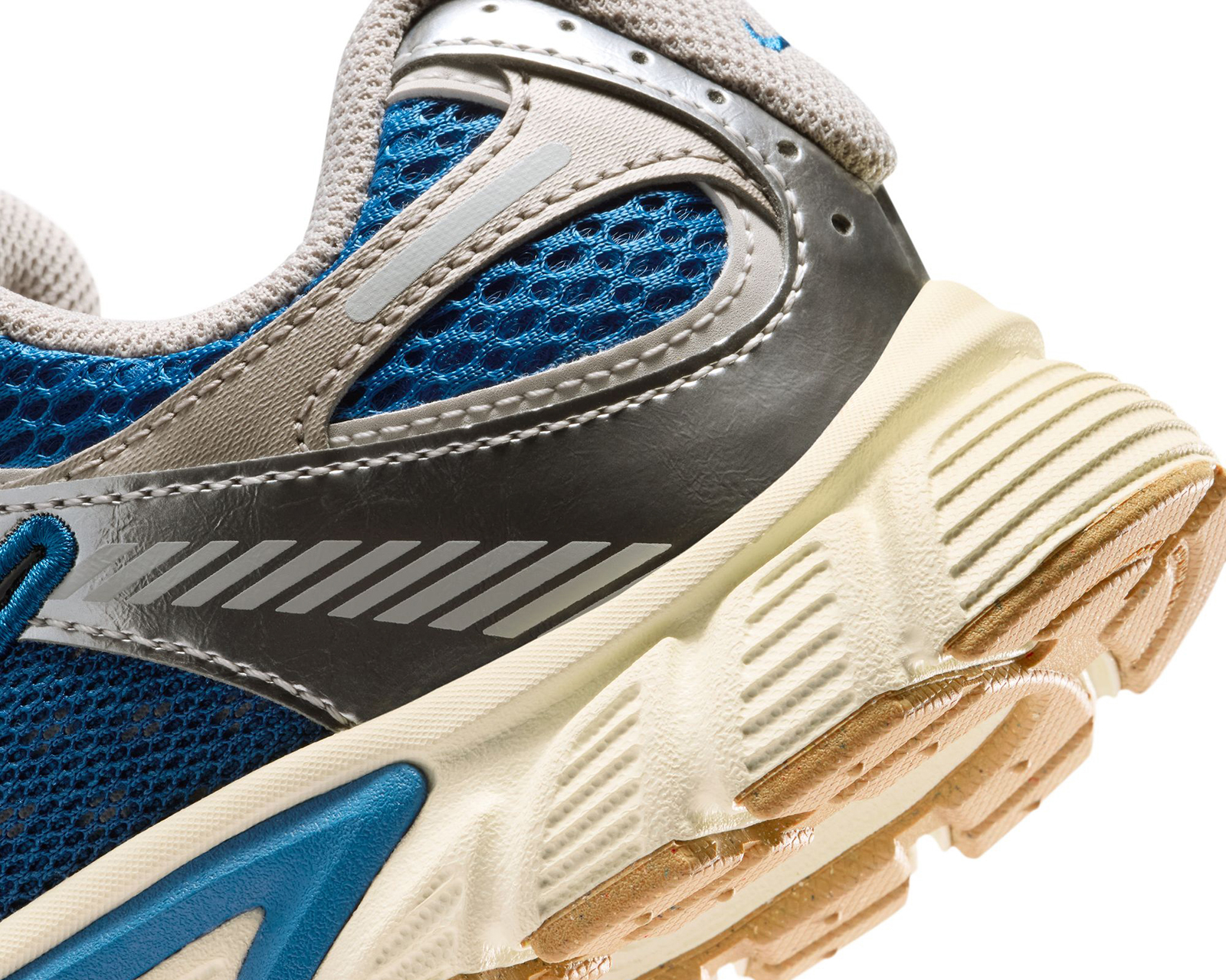 Foto 9 pulgar | Foto 8 | Tenis Nike V5 RNR Juveniles